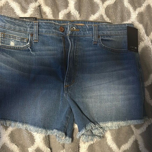 Joe’s Blue jeans highrise shorts - Picture 3 of 5